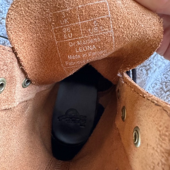 Dr. Martens Black Combat Boots with Chunky Sole and High-Top Design - Picture 5 of 8